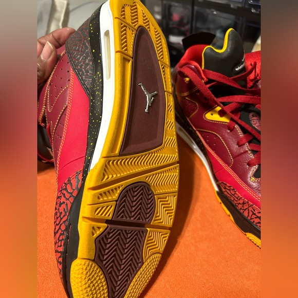 Jordan Son of Mars “ Red Team Gold” - Picture 9 of 12